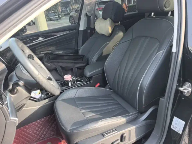 Volkswagen Passat — Фото автомобиля 11