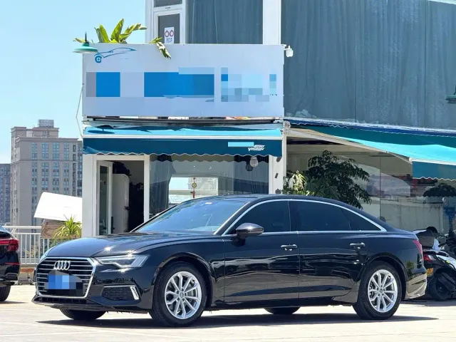 Фотография автомобиля — Audi A6L