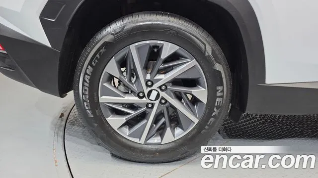 Hyundai Tucson Tucson (NX4) Бензин 1.6 турбо 2WD — Фото автомобиля 21