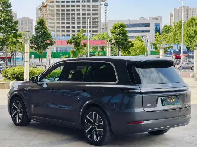 Li Auto L9 — Фото автомобиля 4