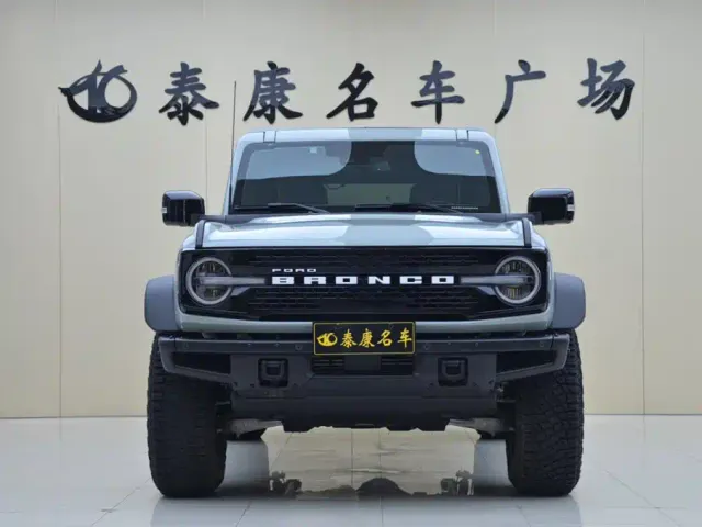 Ford Bronco — Фото автомобиля 2
