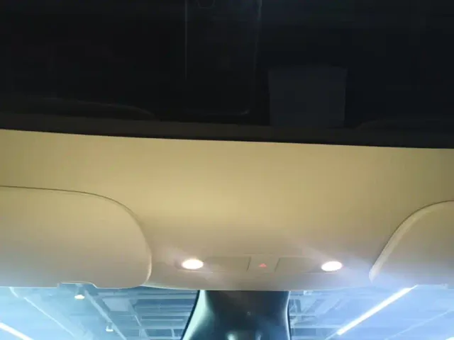 Tesla Model Y — Фото автомобиля 17