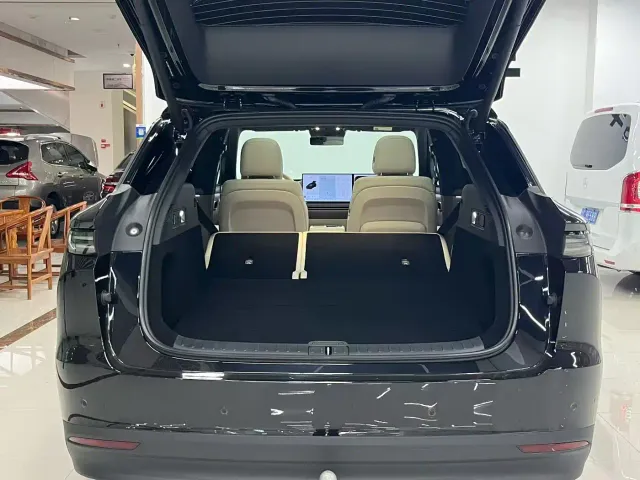 Li Auto i6 — Фото автомобиля 6