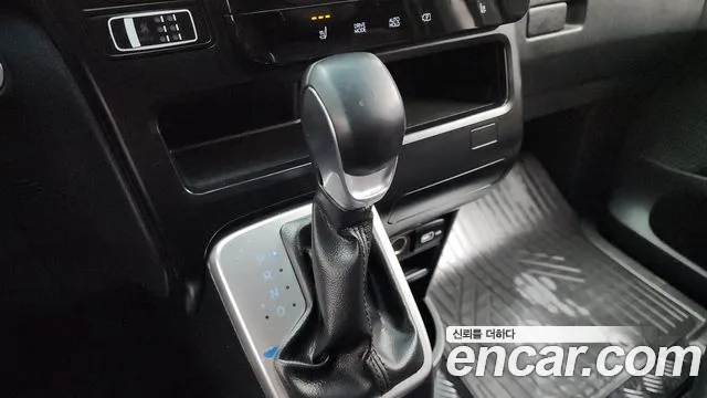 Hyundai Staria Staria Tourer 9 мест — Фото автомобиля 9