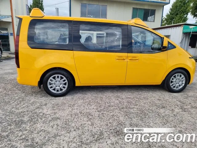 Фотография автомобиля — Hyundai Staria
