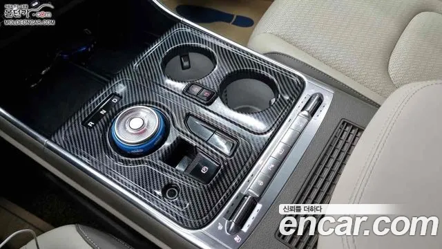 Kia Carnival Generation 4 — Фото автомобиля 14