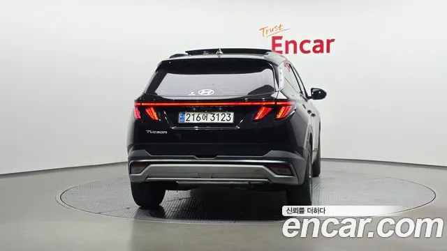 Hyundai Tucson Новый Tucson (NX4) Бензин 1.6 турбо 2WD — Фото автомобиля 4
