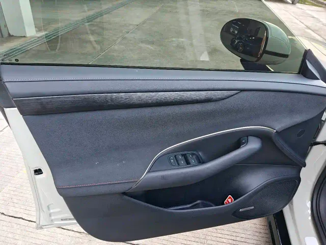 Xiaomi SU7 — Фото автомобиля 5