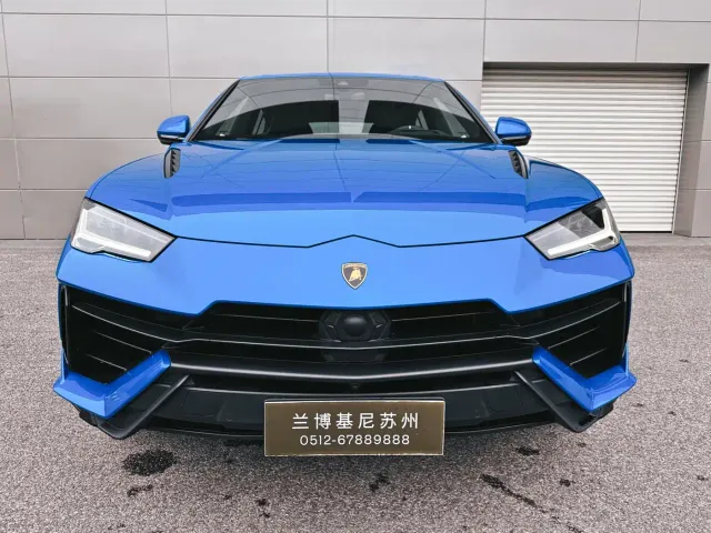 Lamborghini Urus — Фото автомобиля 3