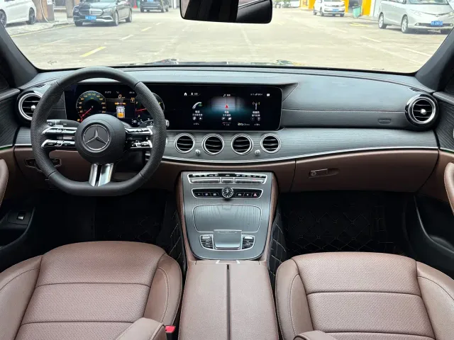 Mercedes-Benz E-Class — Фото автомобиля 9