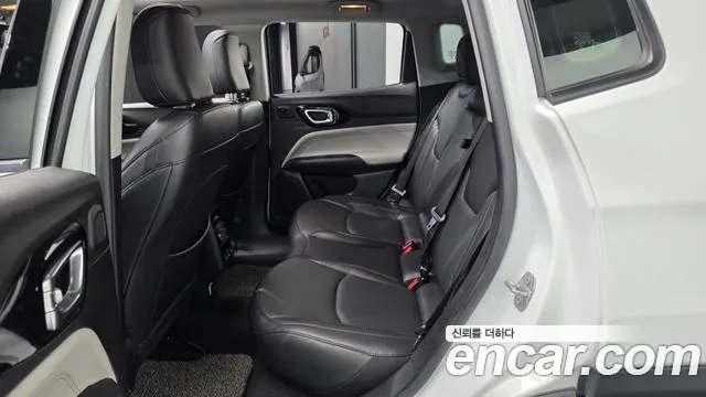 Jeep Compass 2nd Gen — Фото автомобиля 18