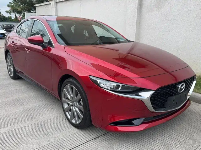 Mazda Axela — Фото автомобиля 8
