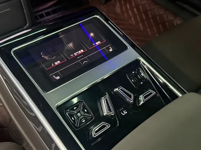 Audi A8 — Фото автомобиля 8