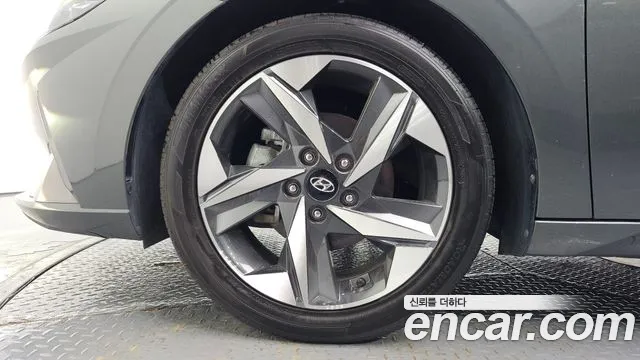 Hyundai AVANTE Avante (CN7) — Фото автомобиля 5