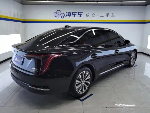 Hongqi E-QM5 — Фото автомобиля 3