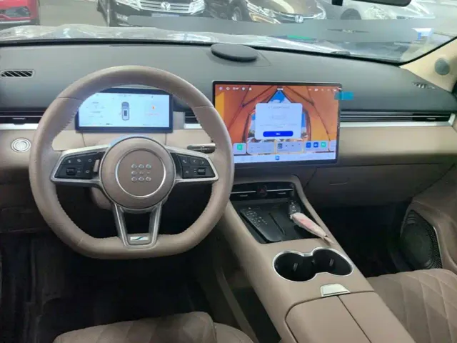 Landian E5 PLUS — Фото автомобиля 12