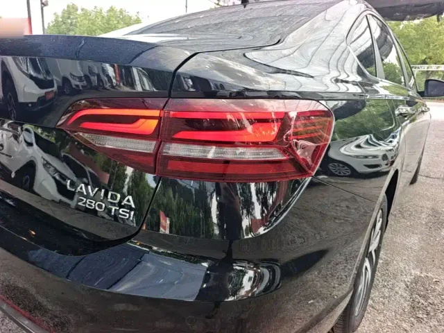 Volkswagen Lavida — Фото автомобиля 7