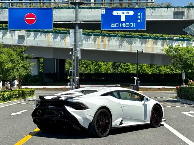 Lamborghini Huracan — Фото автомобиля 7