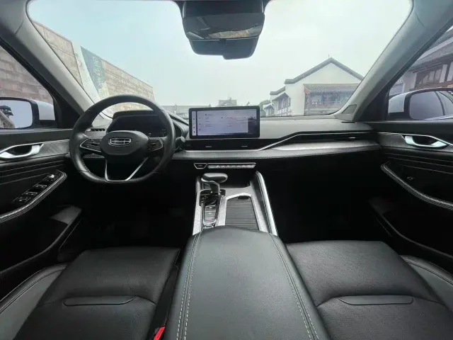 Geely Xingrui — Фото автомобиля 8