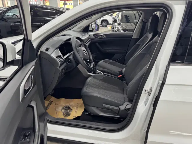 Volkswagen T-Cross — Фото автомобиля 4