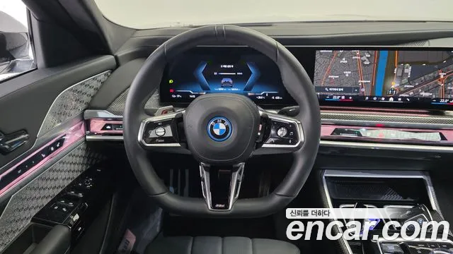 BMW i7 — Фото автомобиля 11