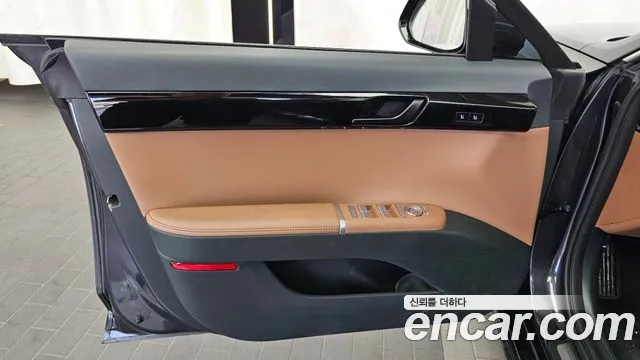 Hyundai Grandeur GN7 — Фото автомобиля 13