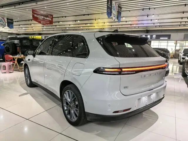 Leapmotor C10 — Фото автомобиля 4