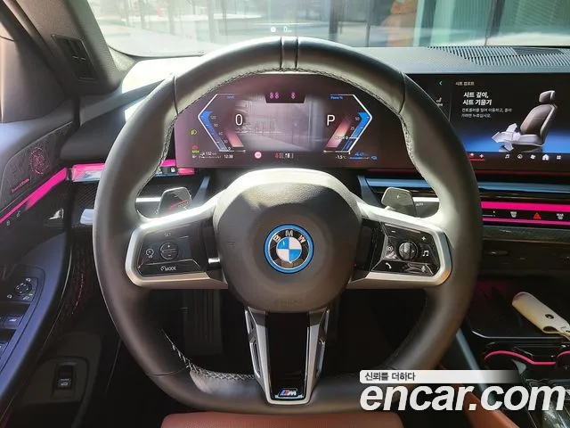 BMW 5-Series 5 серия (G60) — Фото автомобиля 12