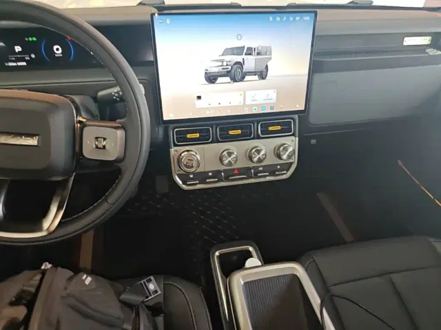 iCAR V23 — Фото автомобиля 12