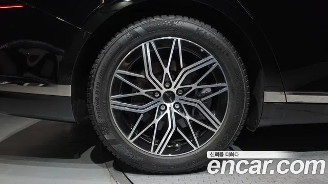 Genesis G90 Бензин 3.5 турбо AWD — Фото автомобиля 5