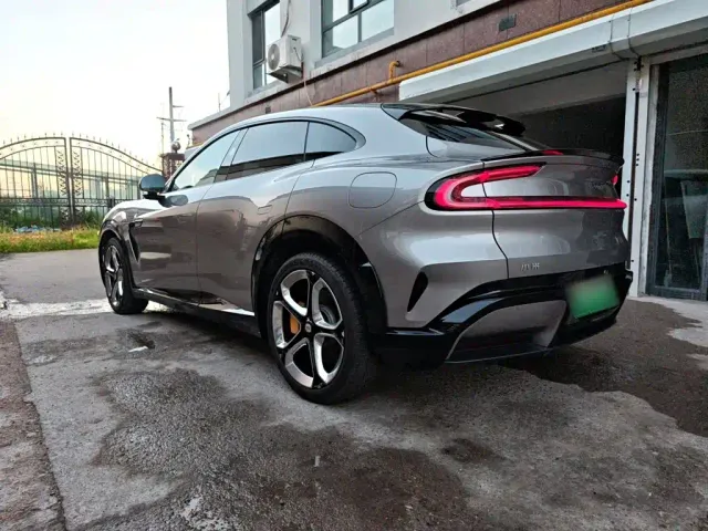 Xiaomi YU7 — Фото автомобиля 23