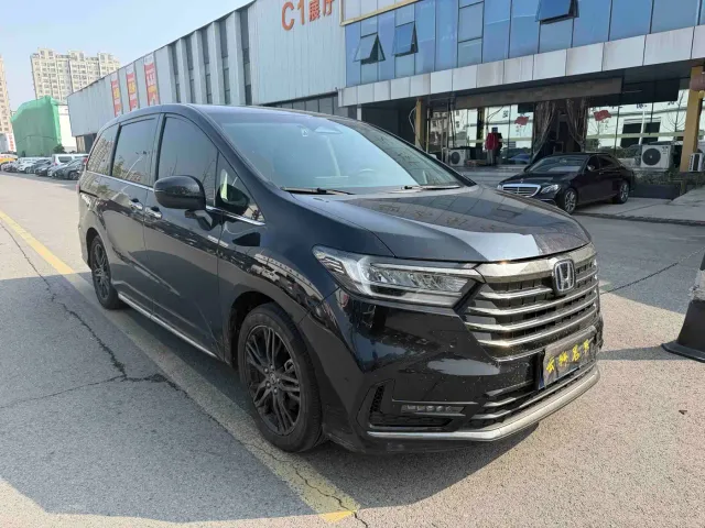 Honda Odyssey — Фото автомобиля 3