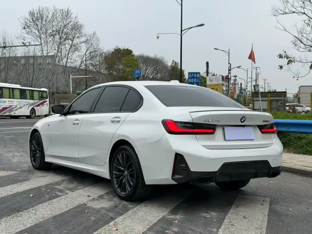 BMW 3 Series — Фото автомобиля 4