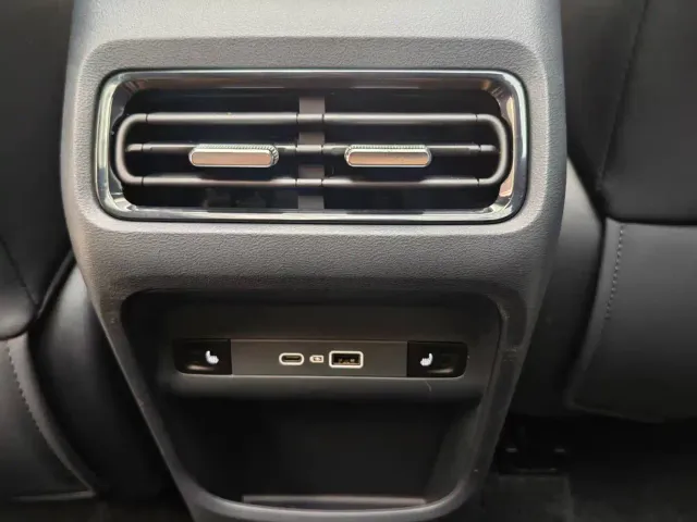 Geely Galaxy Starship 7 EM-i — Фото автомобиля 10