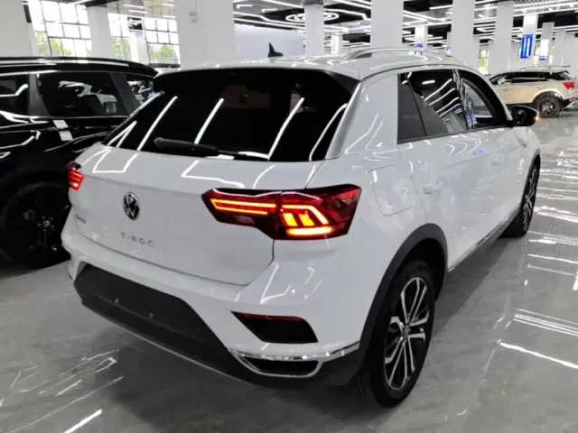 Volkswagen T-Roc — Фото автомобиля 6