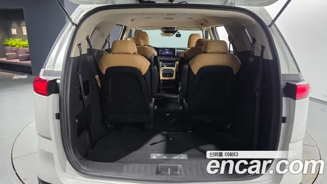 Kia Carnival Generation 4 — Фото автомобиля 20