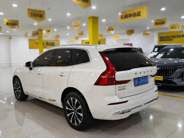 Volvo XC60 — Фото автомобиля 4