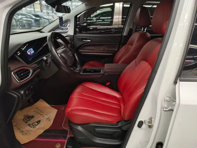 GAC Trumpchi M6 — Фото автомобиля 7