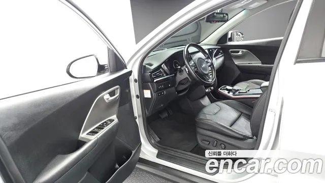 Kia Niro Niro Plus Air — Фото автомобиля 10