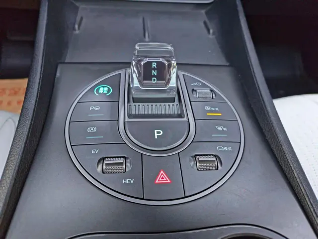 BYD Seal 05 DM-i — Фото автомобиля 16