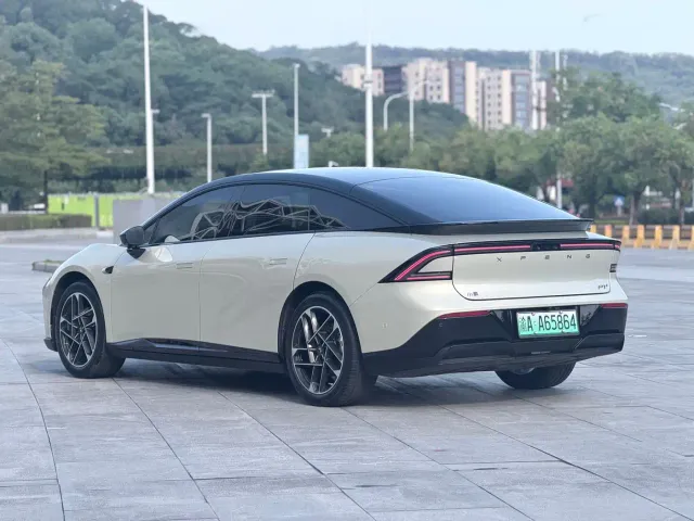 Xpeng P7+ — Фото автомобиля 6