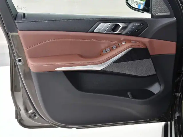BMW X7 — Фото автомобиля 6