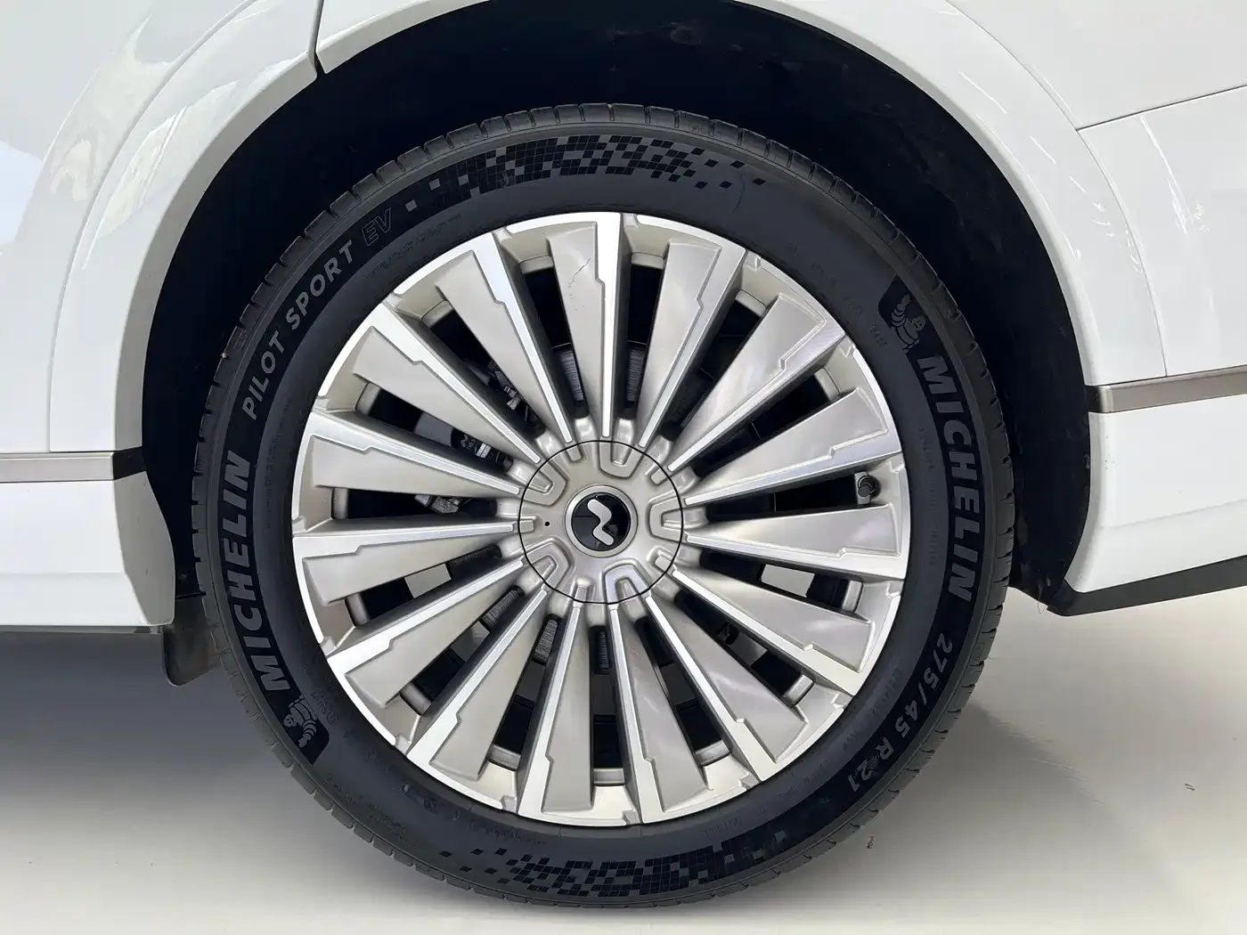 Ledao Ledao L90 2025 AWD Base Model — Фото автомобиля 7
