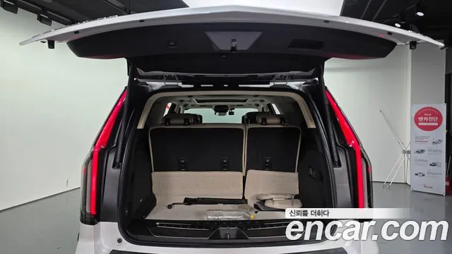 Cadillac Escalade — Фото автомобиля 20
