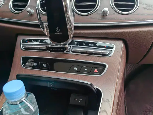 Mercedes-Benz E-Class — Фото автомобиля 5