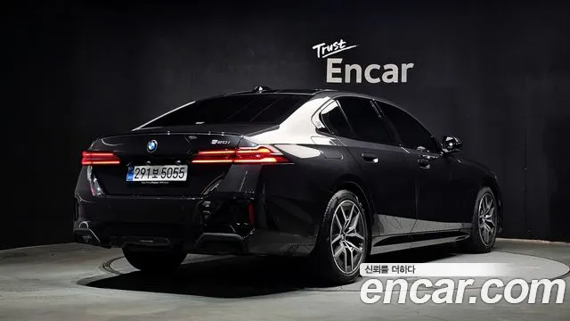 BMW 5-Series — Фото автомобиля 2
