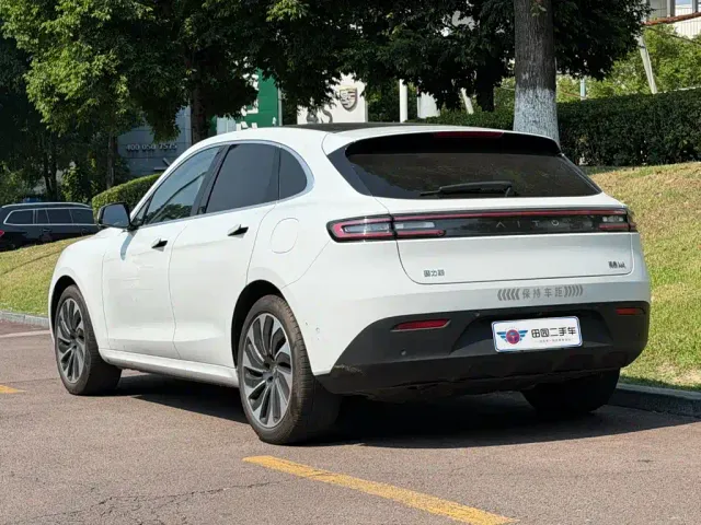 Aito M5 — Фото автомобиля 4