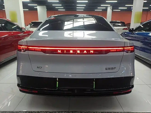 Nissan N7 — Фото автомобиля 5