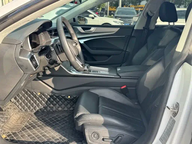 Audi A7 — Фото автомобиля 10
