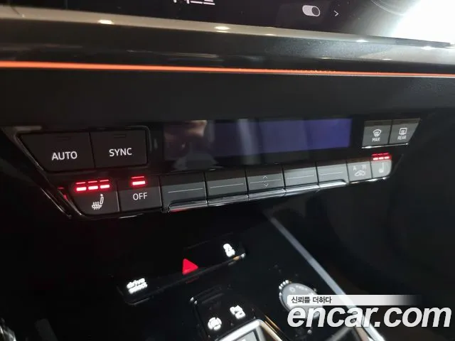 Audi Q4 e-tron F4 — Фото автомобиля 15